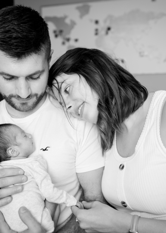 Photographe famille Pertuis Vaucluse - séance naissance